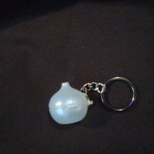 Tupperware onion keeper collectable keychain